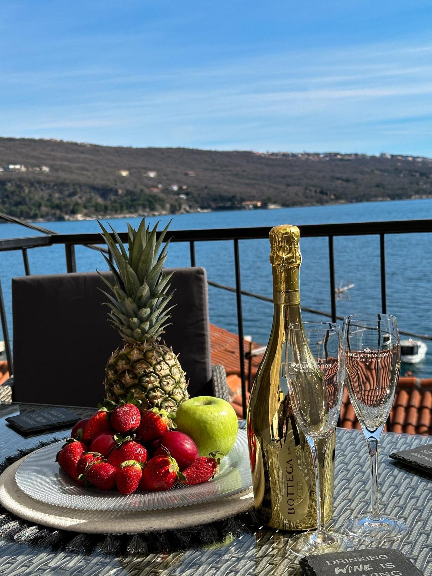 Villa Volos Apartment Karmen With Roof Terrace, Sea View, Free Private Parking Opatija Exterior foto